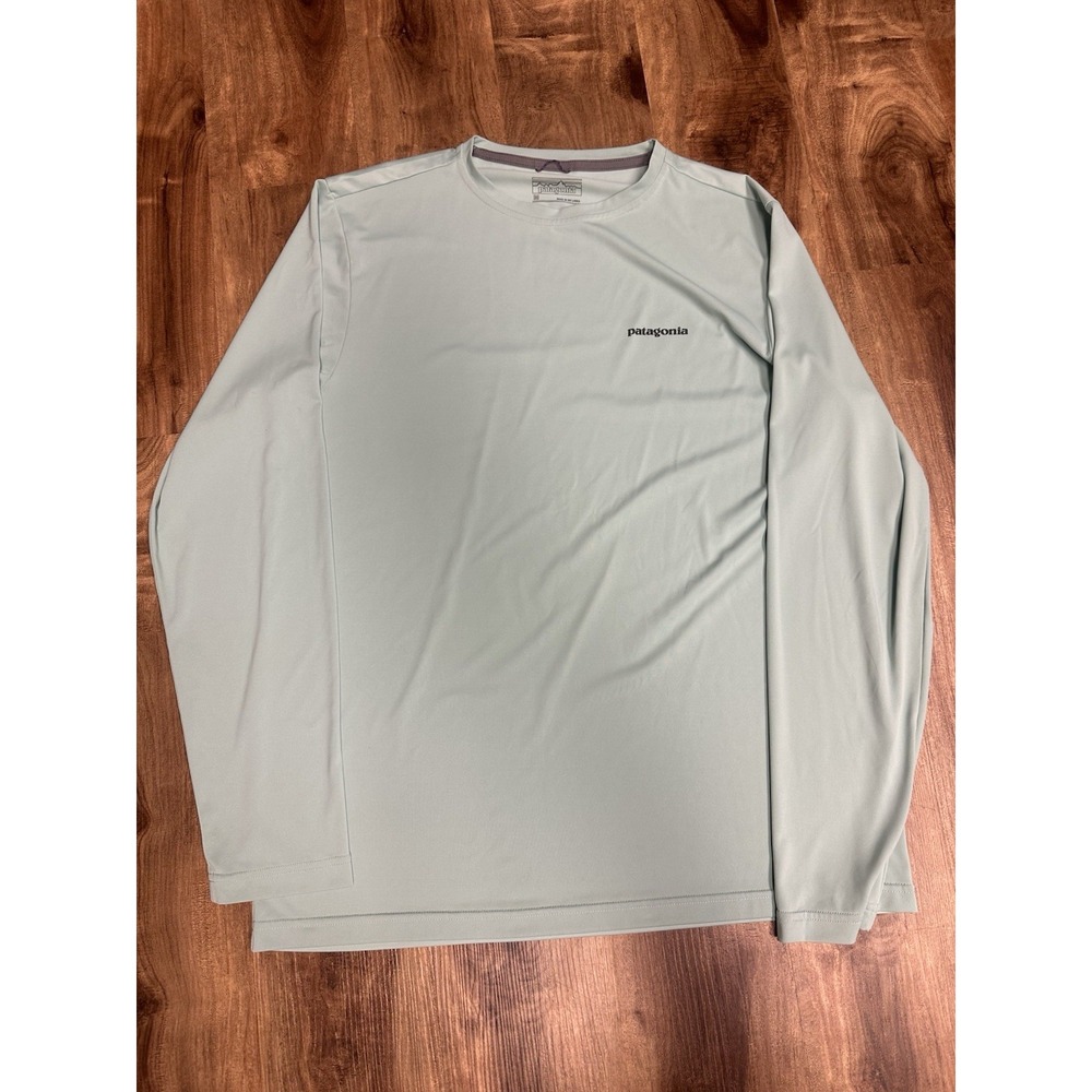 PATAGONIA Medium Capilene Cool Daily Shirt Long-Sleeve with Fish Graphic